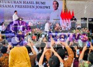 Petani Berdiri dan Bersatu Di Belakang Presiden Jokowi
