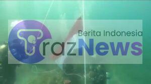 Peringati HUT RI Ke 77, Prajurit Lanal Sibolga Kibarkan Bendera Merah Putih Di Dasar Laut Negeri Berbilang Kaum