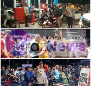 Kapolsek BNS Polres Lampung Barat Turun Amankan Dan Tertibkan Antrian Pengendara Di SPBU Suoh