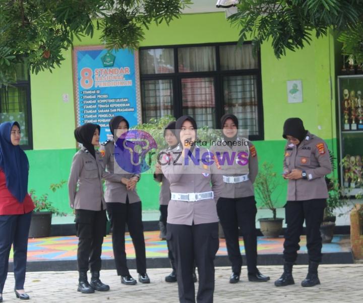 Polwan Polres Lampung Barat Go To School di MTsN 1 Lampung Barat