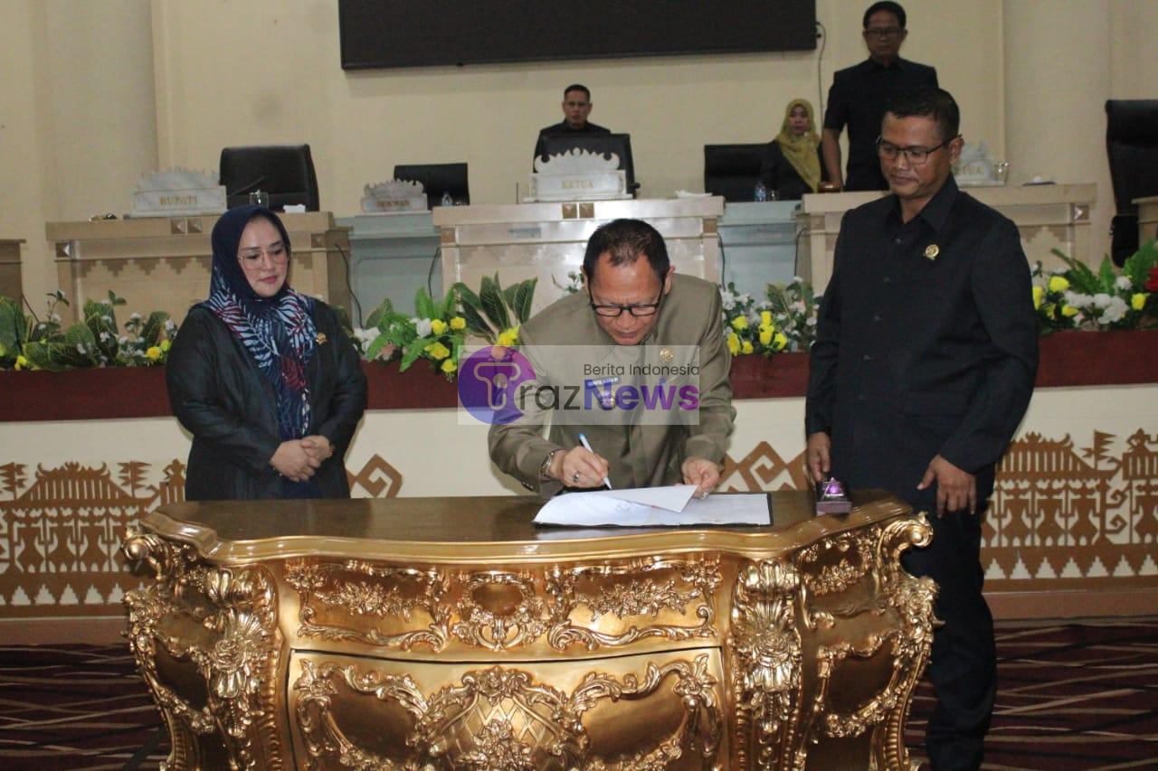 Drs.Qudrotul Ikhwan MM, Selaku Pjs Kab.Tulang Bawang, Ikut Hadiri Rapat Paripurna DPRD Tuba Dalam Rangka Pembicaraan Tingkat II, Atas Pertanggung Jawaban Pelaksanaan APBD Th 2022.