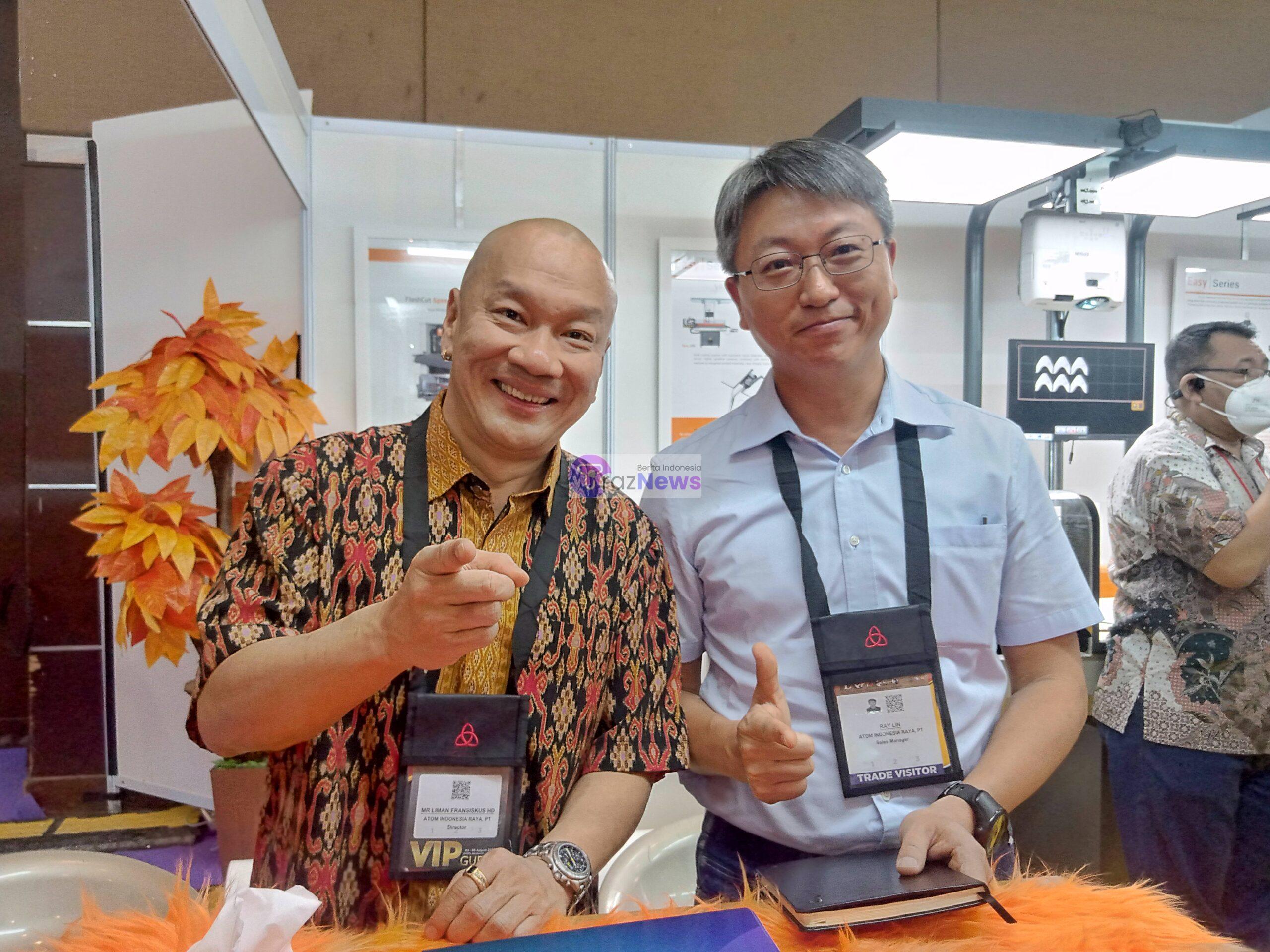 Director PT. Atom Indonesia Raya, Mr. Liman Fransiskus HD. Optimis Berharap Pada Pameran Indo Leather & Footwear ini Agar Penjualan Produknya Dapat Terus Meningkat