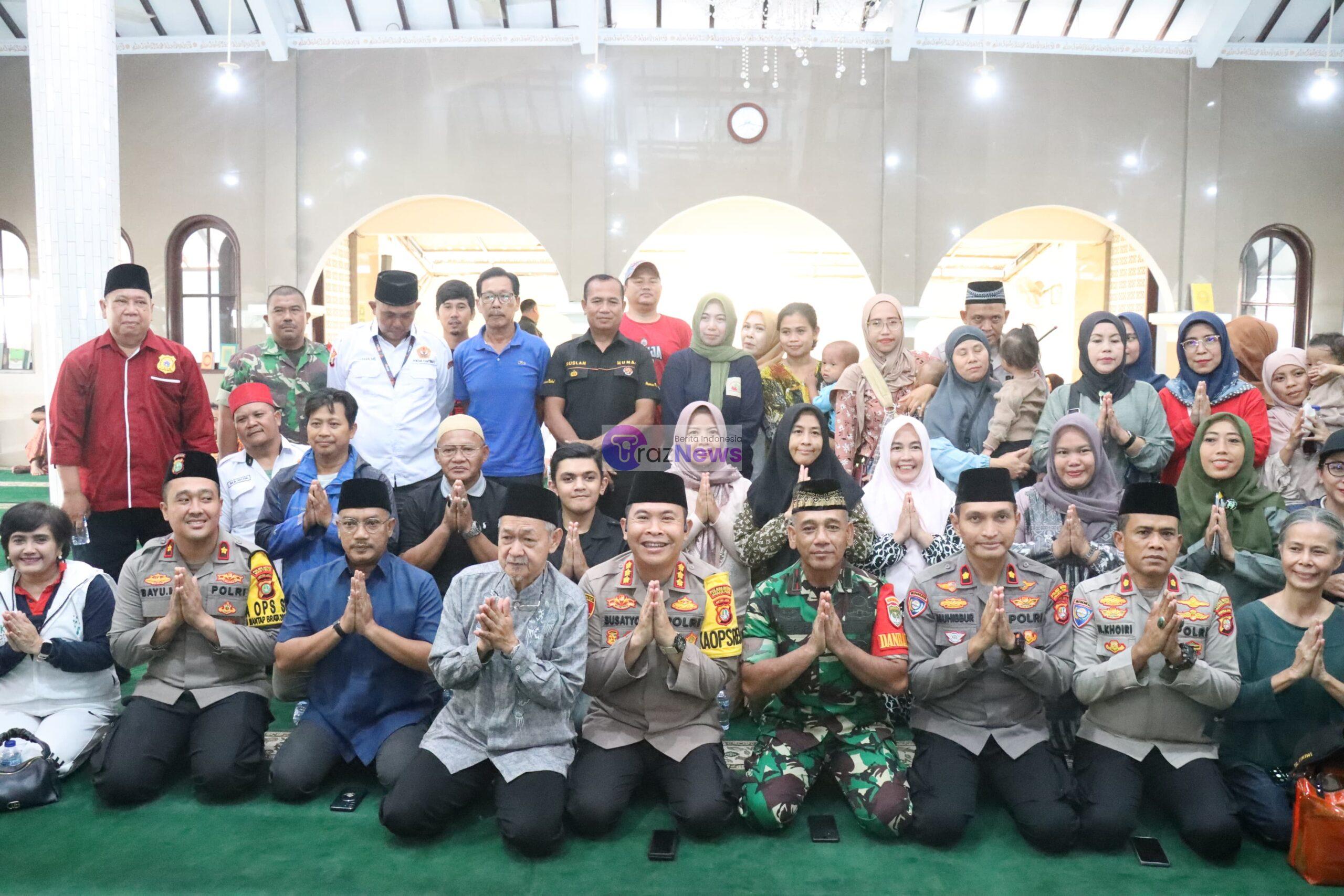 Jum’at Curhat Kapolres Metro Jakarta Pusat bersama warga di Masjid Jami’ Al Ma’mur
