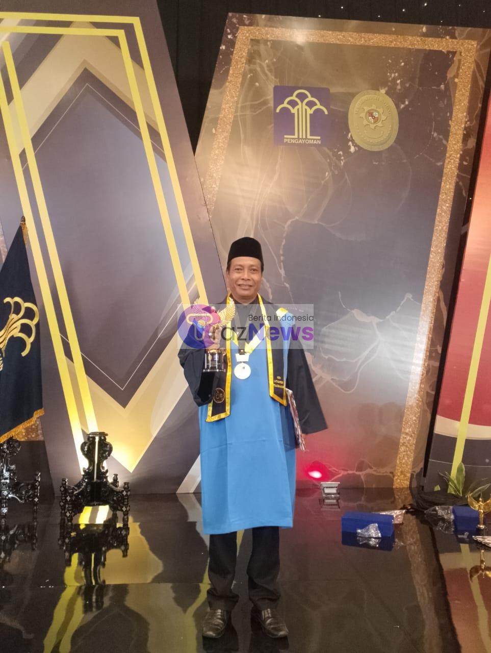 kepala Desa Batu Jangkih SAURIM,S.IP. Kabupten Lombok Tengah Raih Penghargaan Paralegal Justice Award 2024