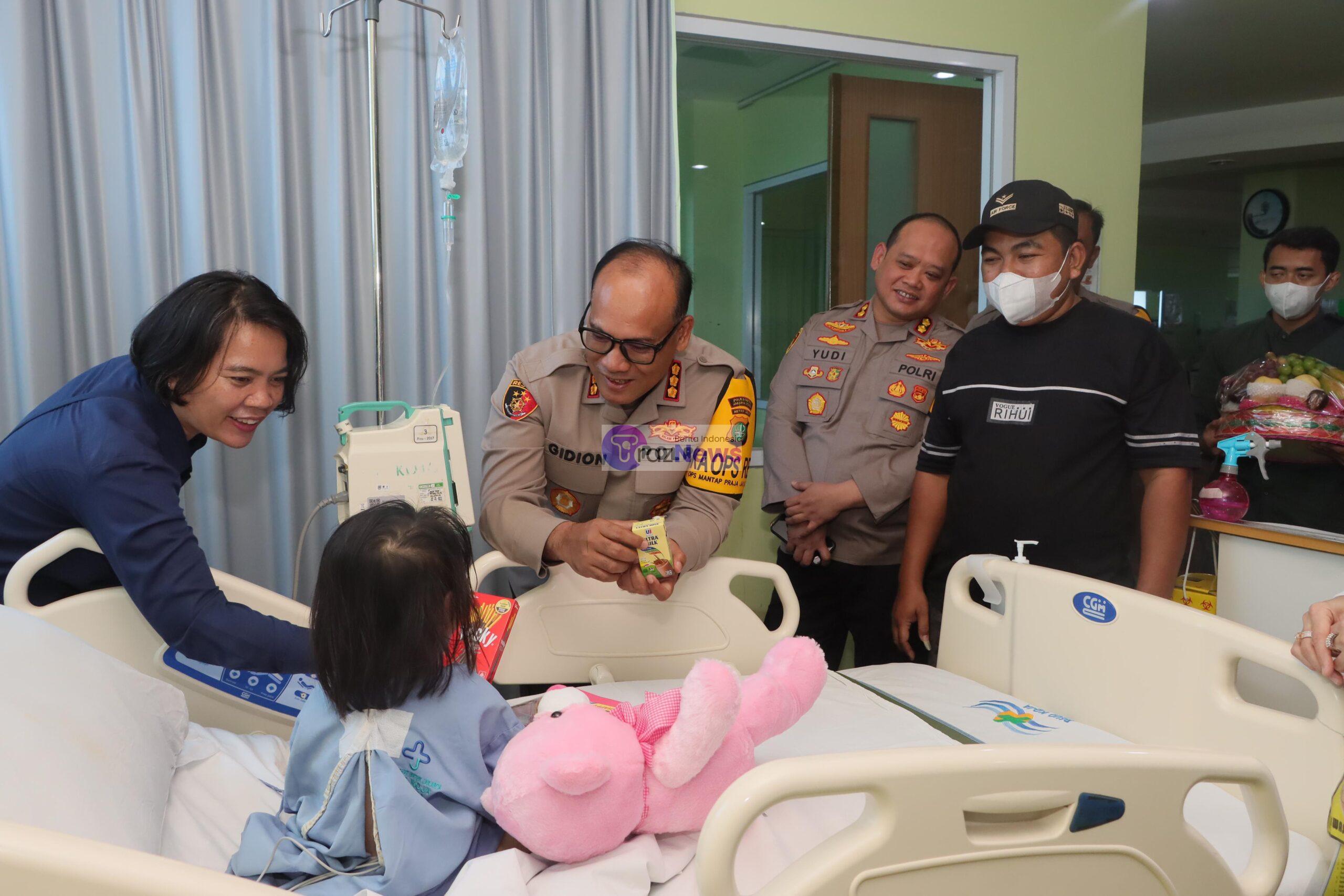 Kapolres Jakut Jenguk Anak Korban Penyiksaan Ibu Tiri di RS Koja