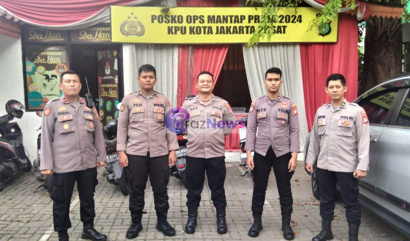 Pengamanan Di KPU Kota Jakarta Pusat Menjaga Pilkada DKI Jakarta Aman Dan Damai