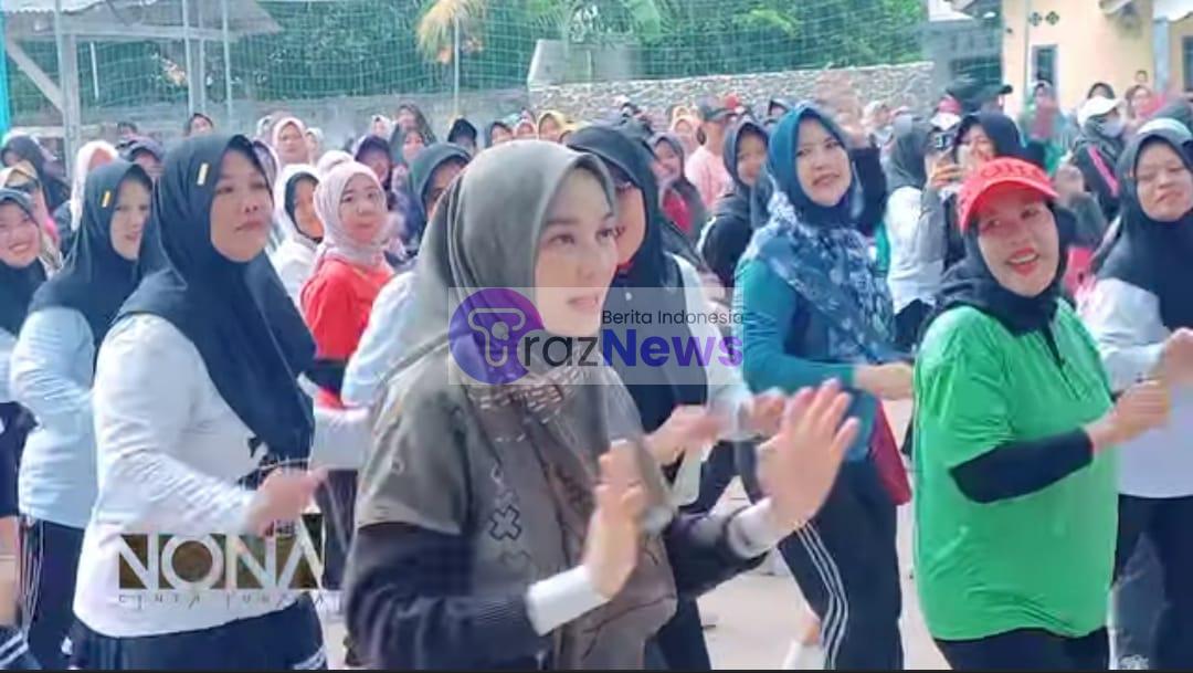 Novianti dan Ana Martila Hadiri Senam Bersama Ibu-ibu di Dua Tempat yang Berbeda