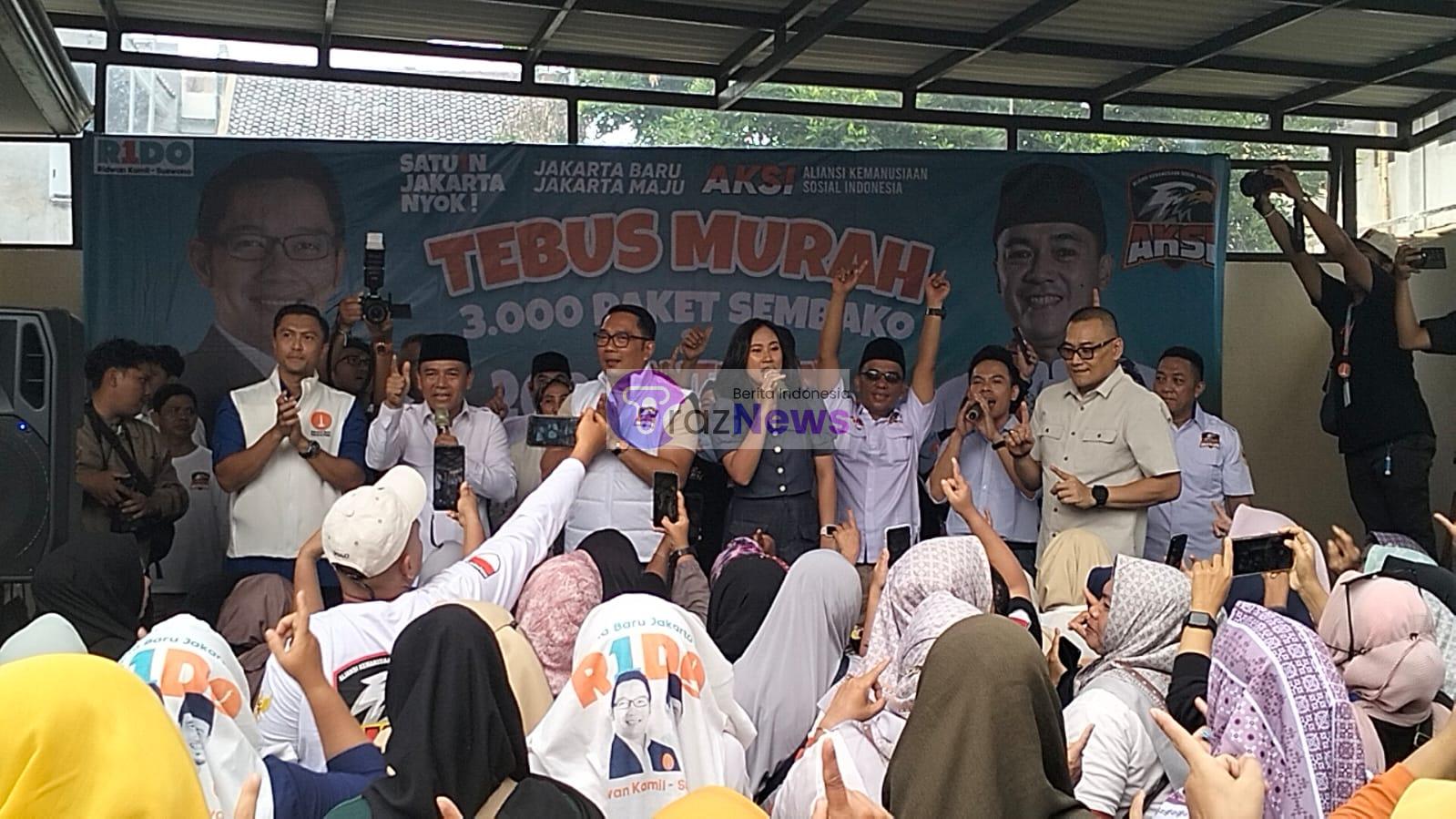 Ketua Umum AKSI Adi Kurnia Setiadi Gelar Sembako Tebus Murah Di Jakarta Timur