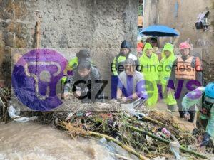 Banjir Bandang Terjang Sukabumi, Polri Evakuasi Ibu dan Bayi dari Gang Sempit