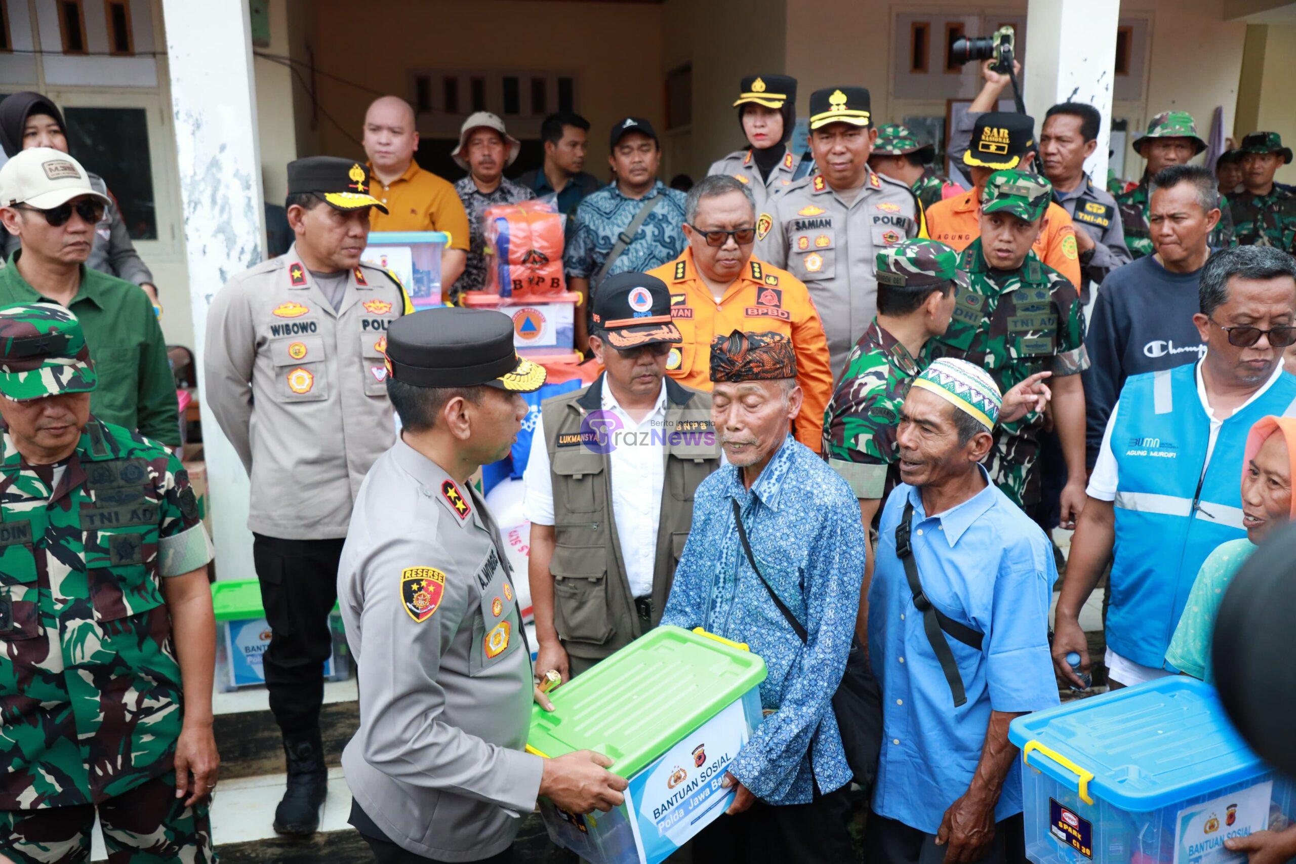 Kapolda Jabar Tinjau Lokasi Bencana di Sukabumi Dan Salurkan Bantuan