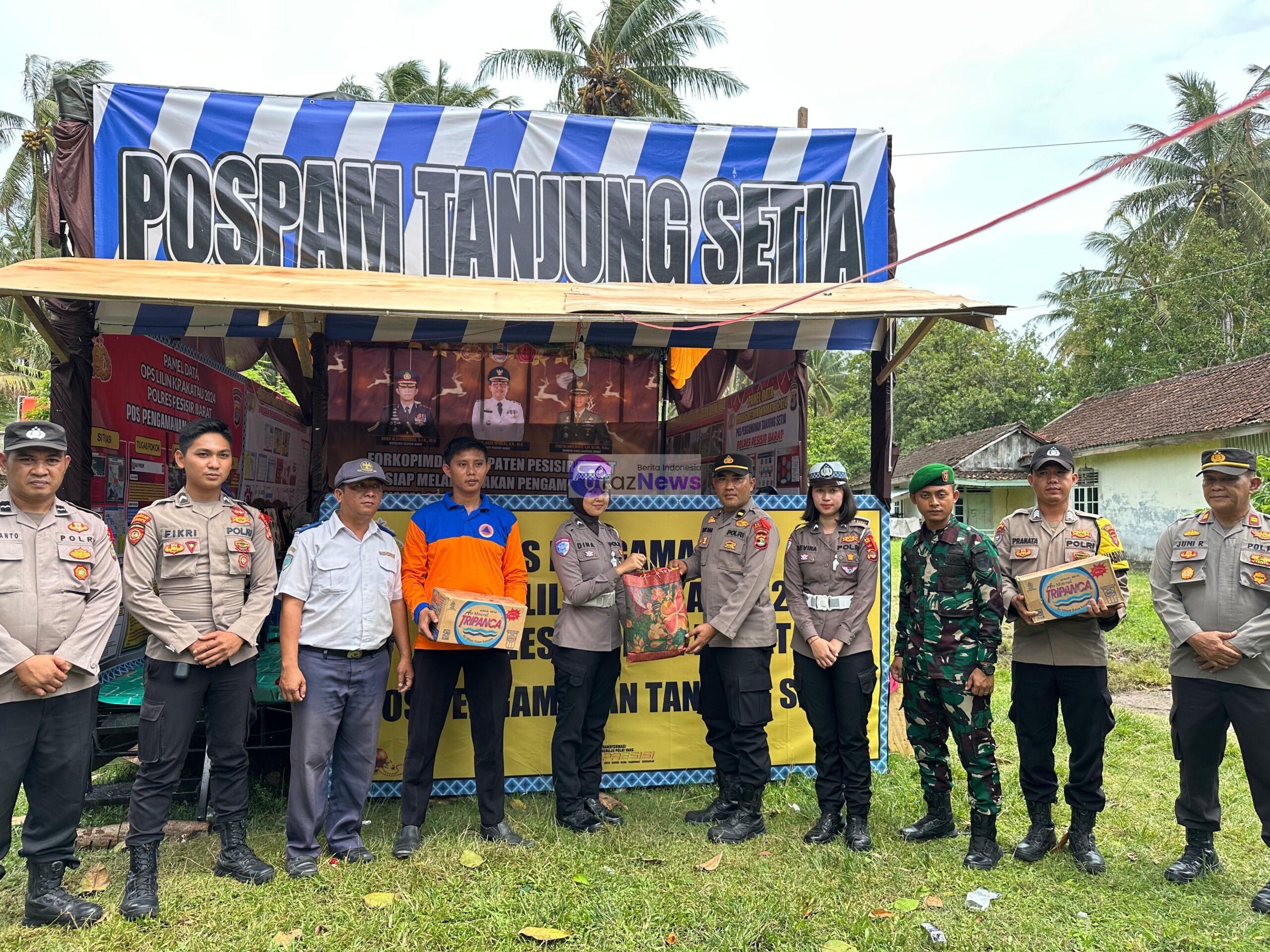 Kapolres Pesisir Barat Berikan Apresiasi Bingkisan untuk Petugas Pos Pengamanan