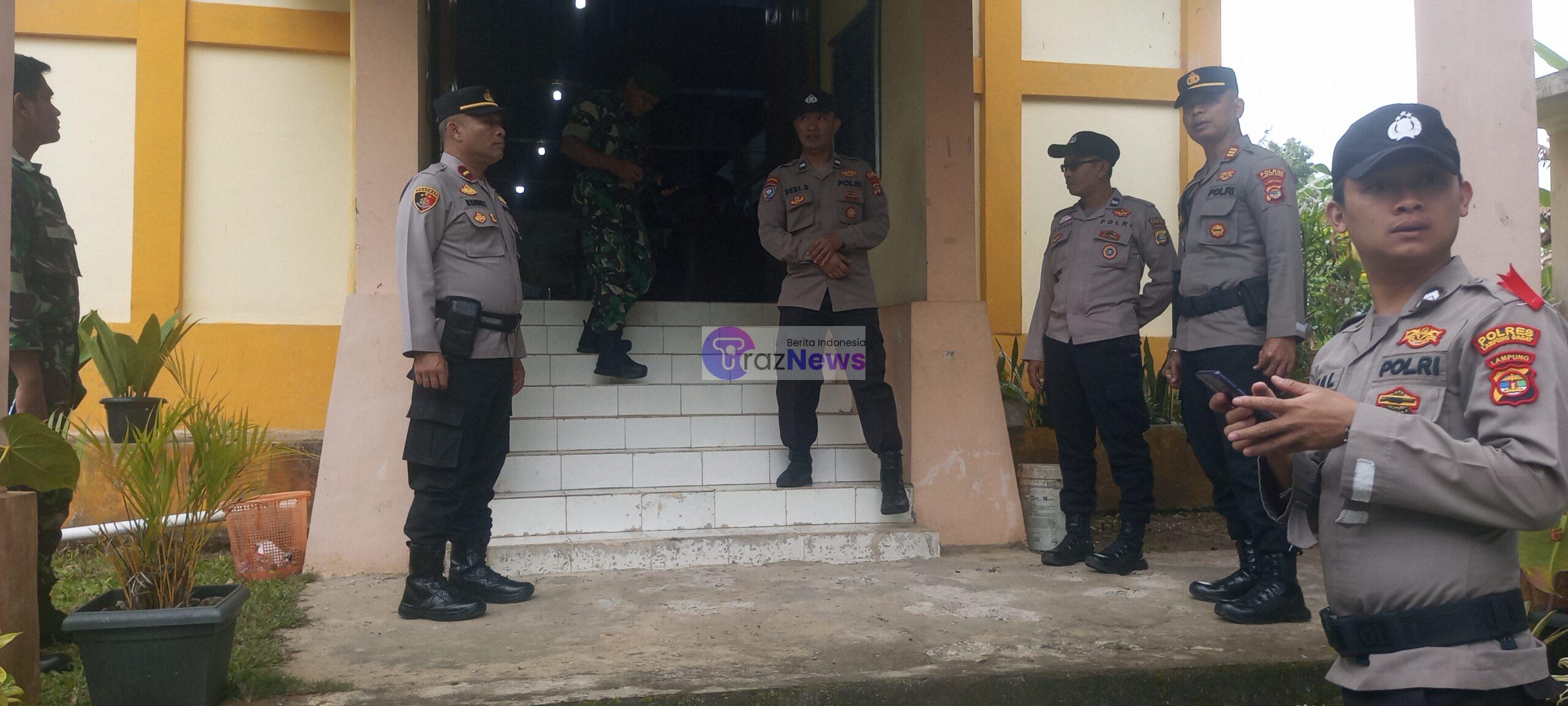 Berikan Rasa Aman Bagi Umat Kristiani, Polsek Sekincau Polres Lampung Barat Laksanakan Pengamanan Di Gereja.