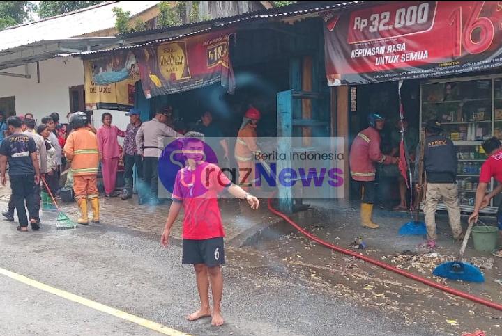 Diduga Konsleting, Warung Milik Warga Pekon Bakhu Nyaris Ludes Terbakar!!