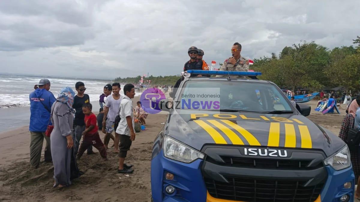 Anggota Polsek Pagerageung Rela Berkorban Selamatkan Wisatawan  Di  Pantai Pangandaran