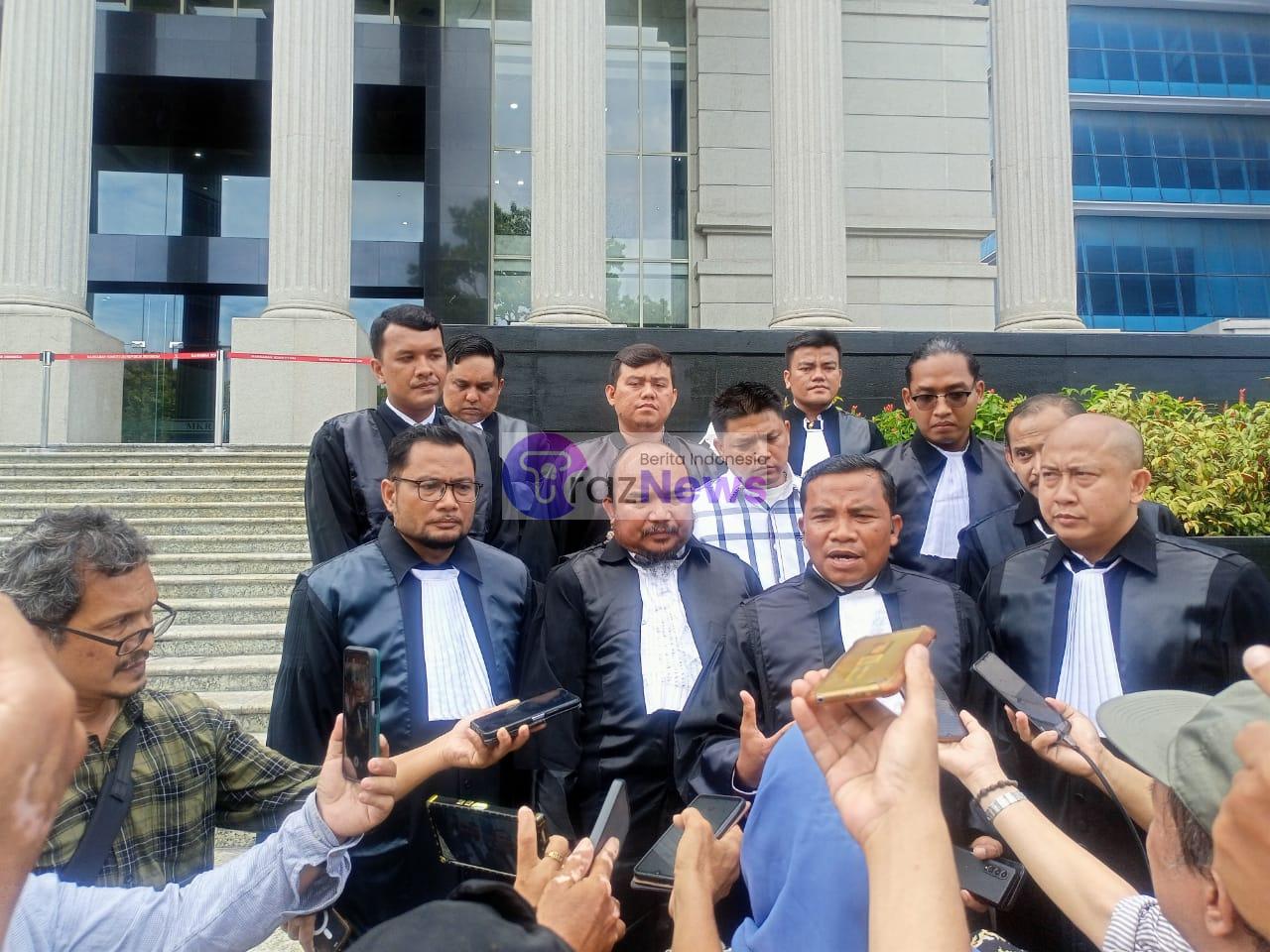 Tim Kuasa Hukum Calon Wali Kota Bekasi Terpilih Tri Adhianto Hadir Di Mahkamah Konstitusi