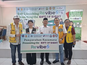 Kolaborasi Bakti Sosial “Revibes Presenting the Gift of Sight” Berikan Bantuan Kacamata untuk Siswa dan Tenaga Pendidik MTsN 36 Jakarta