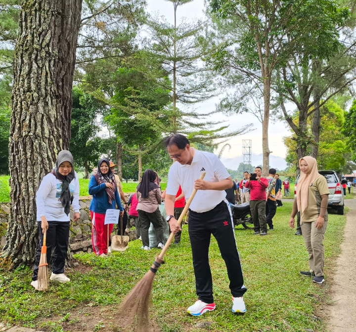 Pemkab Lampung Barat Gelar Aksi Bersih-bersih dalam Gerakan ASRI
