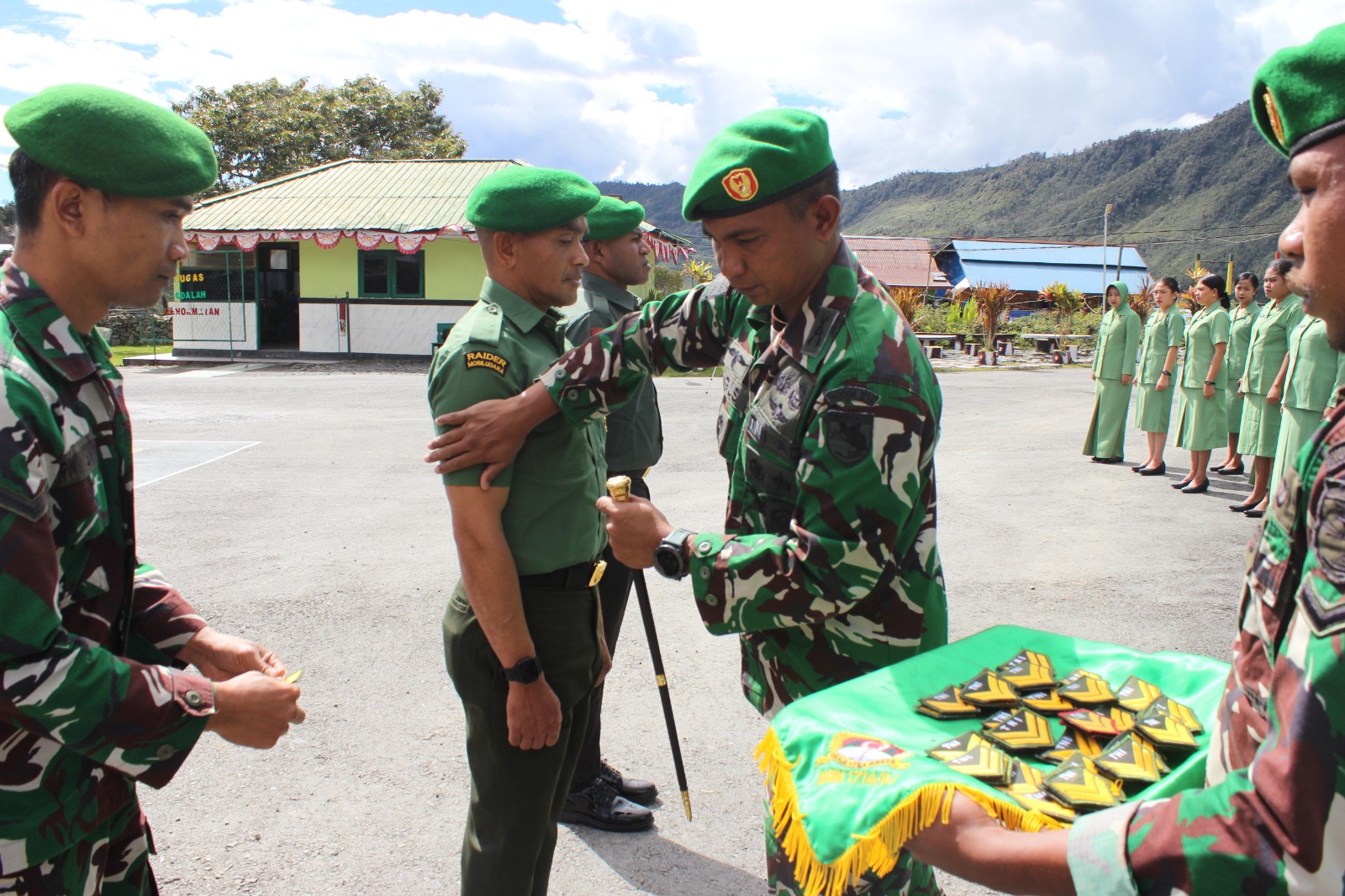 Kodim 1714/Puncak Jaya Gelar Upacara Korps Kenaikan Pangkat Bintara   