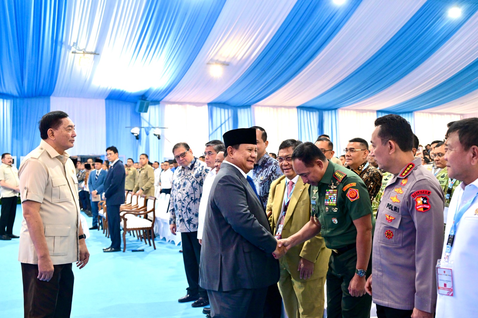 Panglima TNI Hadiri Pengucapan Sumpah Hakim Konstitusi, Pelantikan Anggota Ombudsman RI dan Pelantikan Duta Besar RI