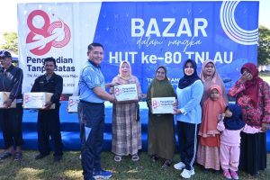 Semarakkan HUT ke-80, TNI AU Wilayah Makassar Gelar Bazar Murah