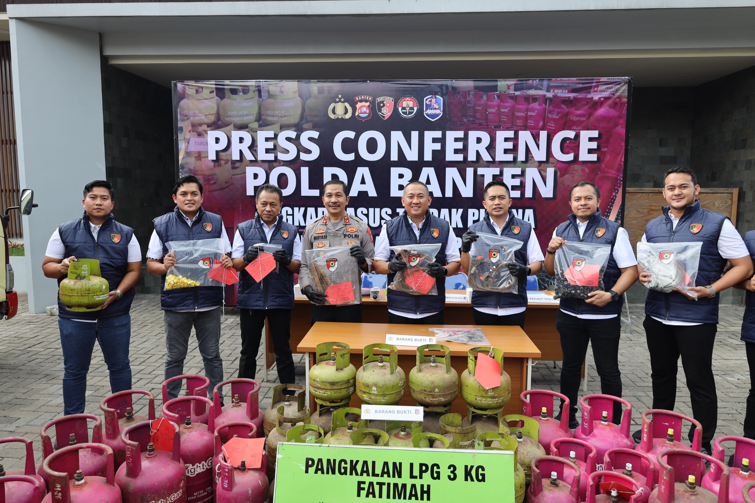 Polda Banten Bongkar Praktik Ilegal Pemindahan LPG 3 Kg ke 12 Kg, Tiga Pelaku Diamankan