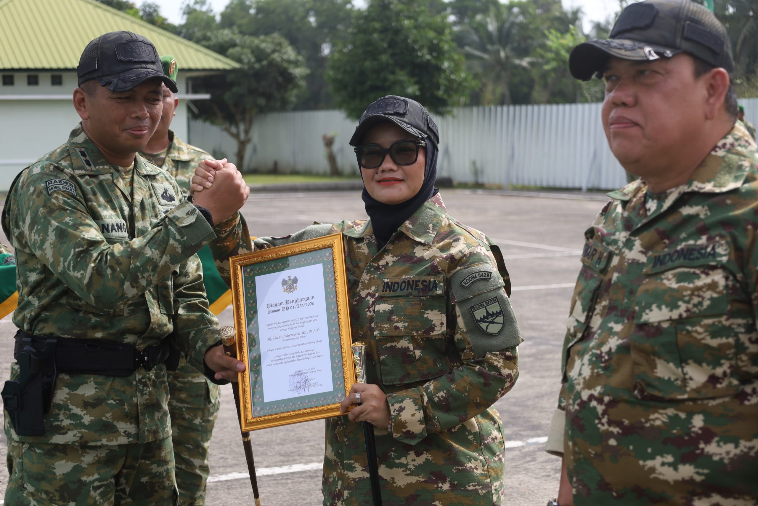 Bupati Ela Siti Nuryamah Resmi Jadi Warga Kehormatan Kodim 0429/Lampung Timur