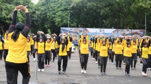 Polwan Polda Metro Jaya Rayakan Hari Kartini dengan Olahraga dan Aksi Bersih Lingkungan