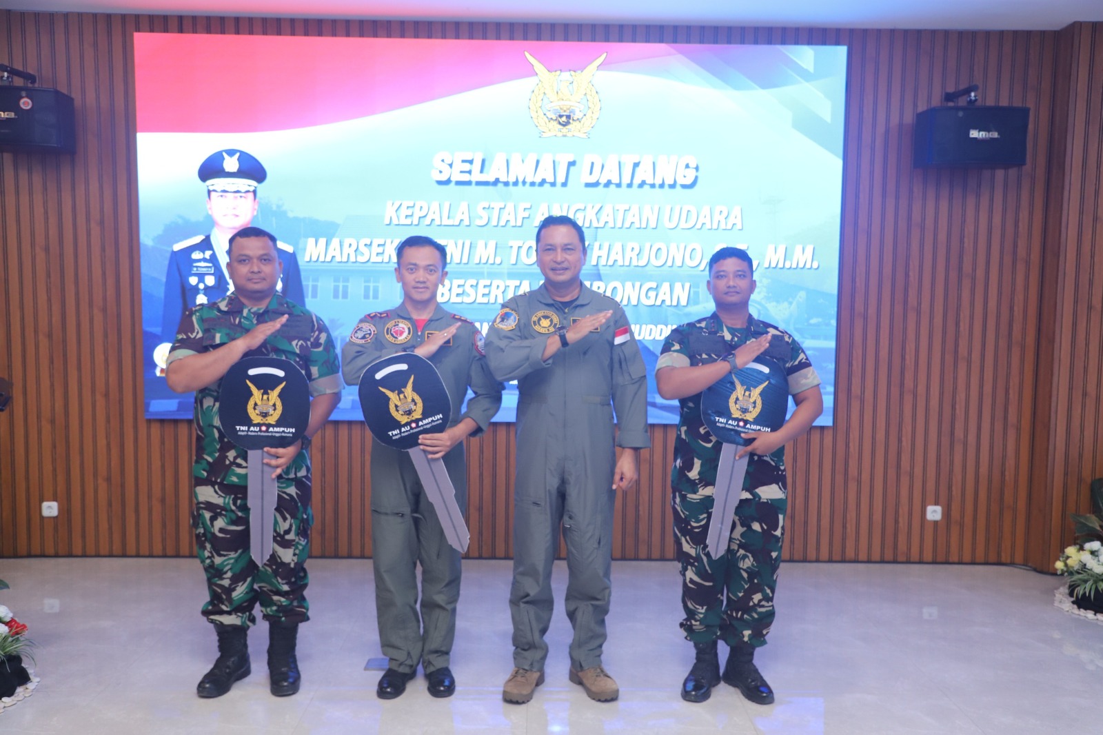 Kunjungi Lanud Sultan Hasanuddin, Kasau Tekankan Perwira TNI AU Harus Adaptif, Berkarakter, dan Tunjukkan Kualitas Kepemimpinan