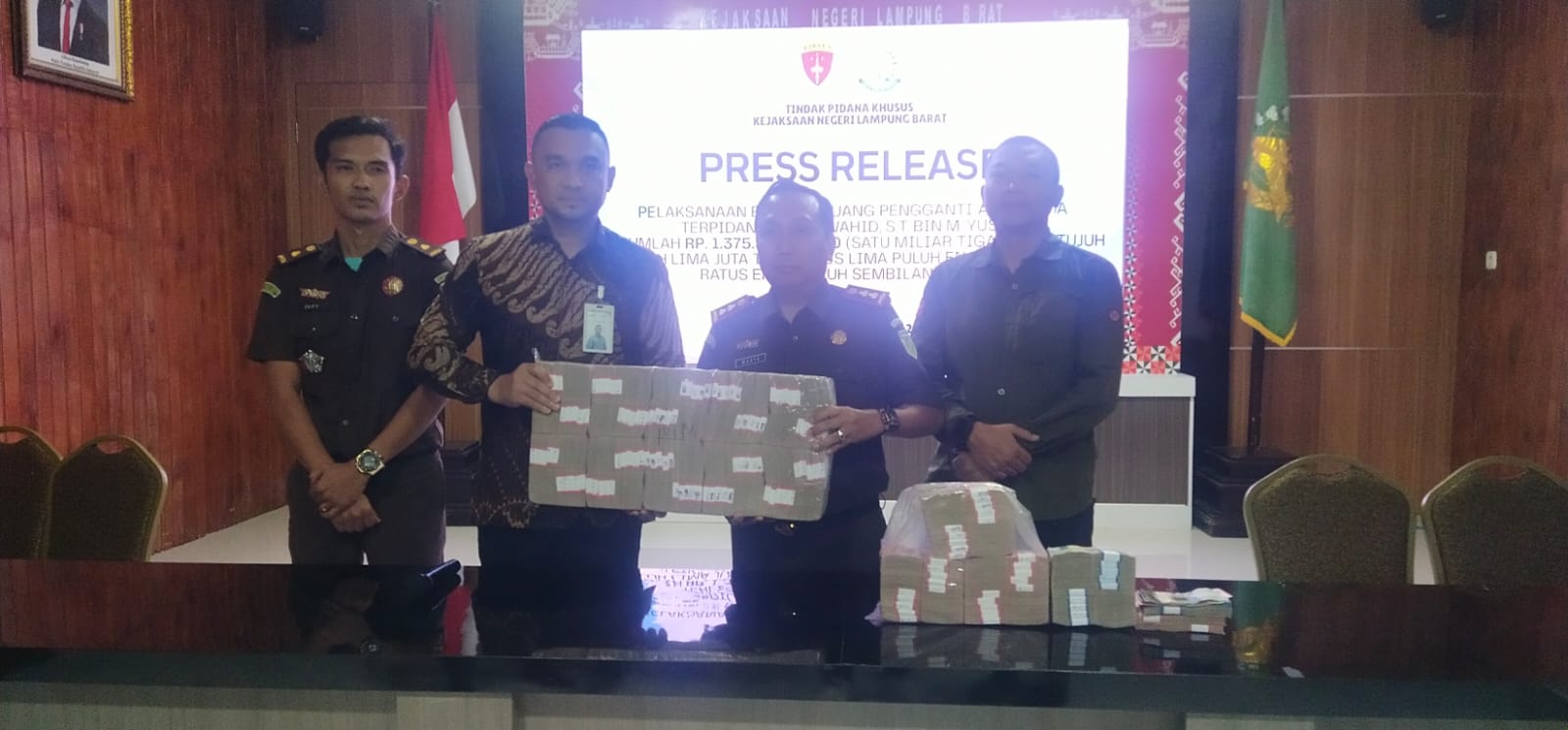 Proyek Jalan Jadi Ladang Korupsi, Kejari Lambar Sita Uang Pengganti Rp1,3 Miliar