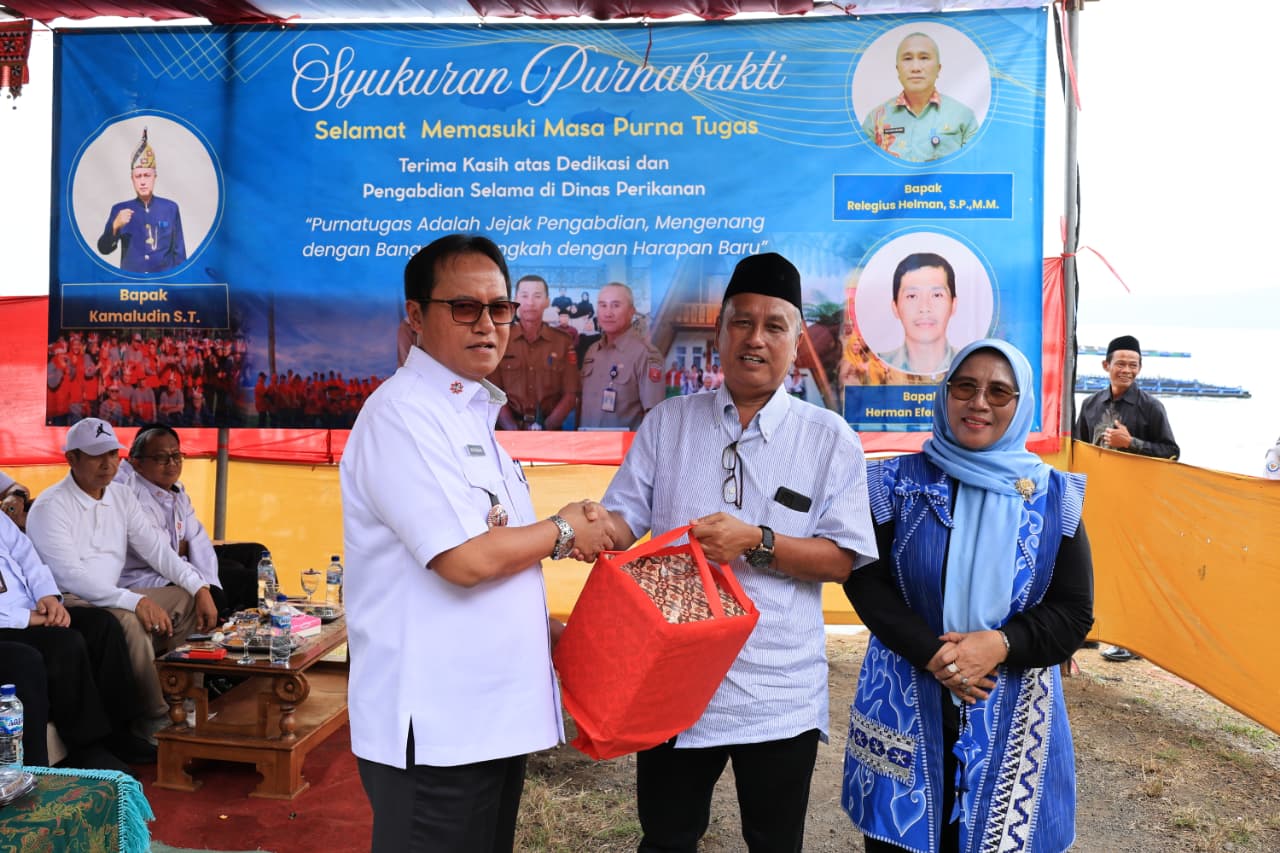 Pemkab Lampung Barat Lepas Tiga ASN Purna Bhakti, Bupati Parosil Apresiasi Dedikasi Puluhan Tahun