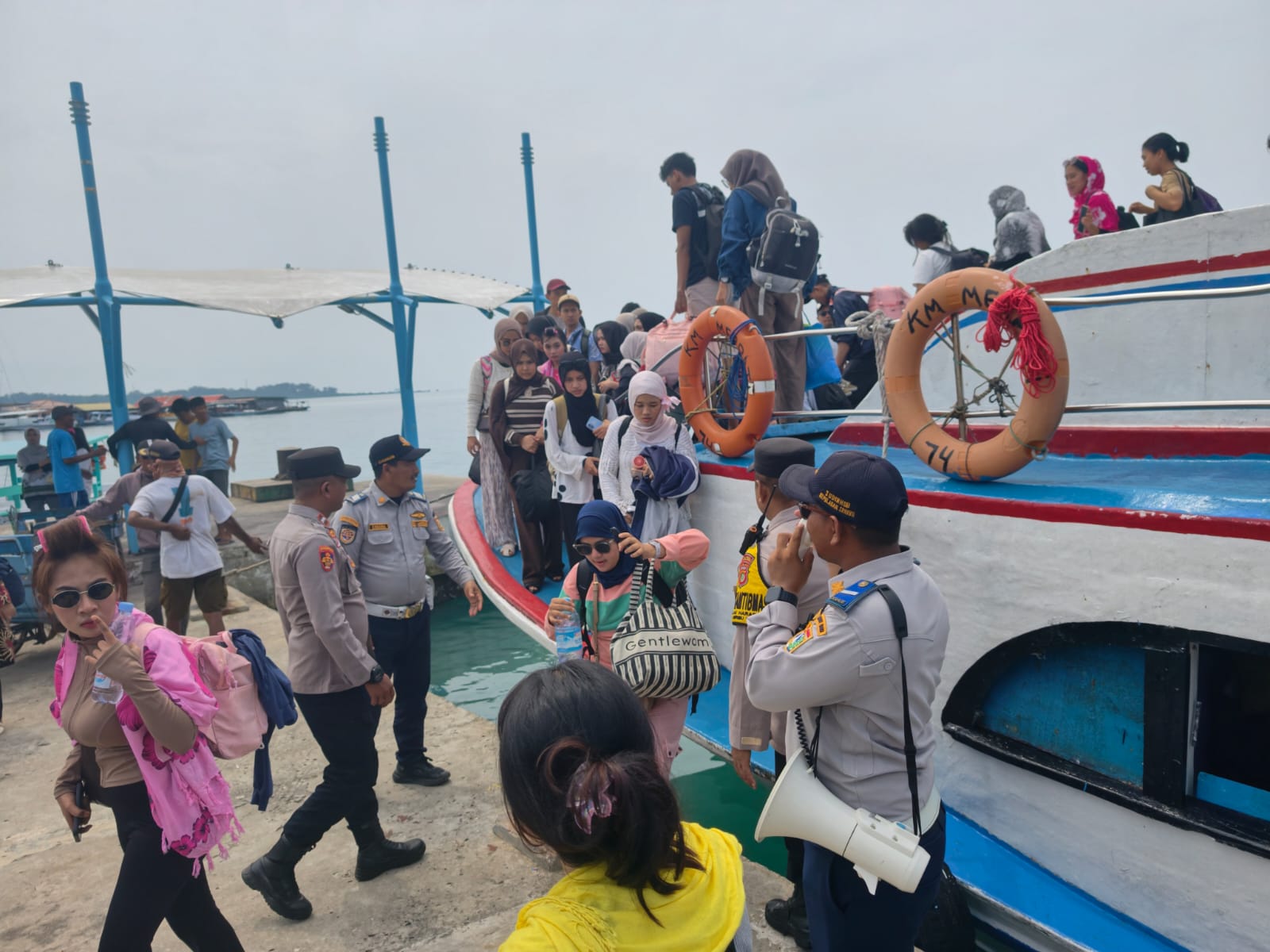 Polres Kepulauan Seribu Perkuat Pengamanan Dermaga Antisipasi Lonjakan Wisatawan Libur Panjang