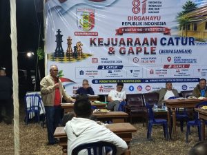 Semarak HUT ke-81 RI, Sekda Tulang Bawang Buka Kejuaraan Catur dan Gaple di Perumnas 55