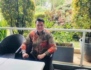 KRITIK MENGALIR, SAIFUL CHANIAGO MINTA BUDI ARIE HORMATI LEGITIMASI PEMERINTAHAN SAH