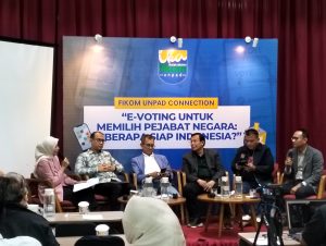 Kepala Badan Strategi Kebijakan Kementerian Hukum RI, Andry  Indrady Hadir Dalam  Acara  Fitkom Unpad