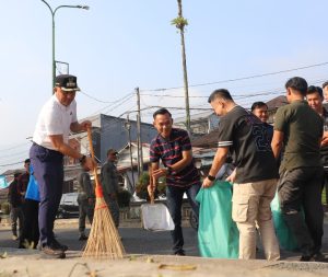 Bupati Lampung Barat Canangkan Gerakan Asri, Gotong Royong Digelar Serentak Hingga ke Pekon.