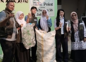 Revibes Launching Collection Point di MTsN 36 Jakarta, 300 Botol Plastik Terkumpul Dalam Seminggu Jadi Berkah