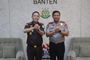Awali Tugas di Banten, Irjen Pol Hendra Jalin Silaturahmi Dengan Kajati