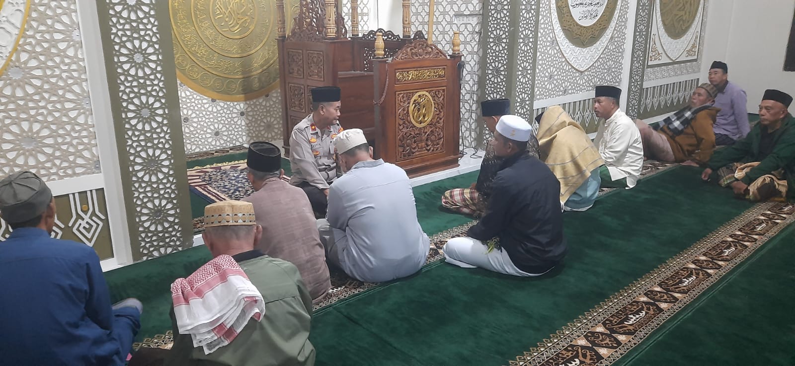 Safari Subuh Kamtibmas, Polsek Sekincau Hadir di Tengah Masyarakat, Perkuat Sinergi Jaga Keamanan