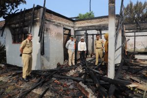 Rumah Warga Ludes Terbakar, Bupati Parosil Gercep Kunjungi Keluarga Korban