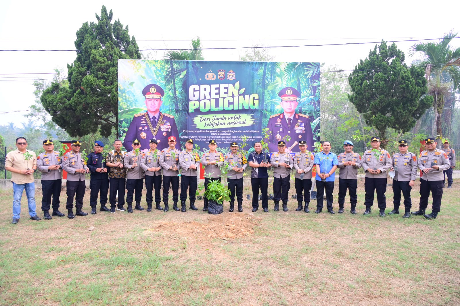 Kapolda Jambi Pimpin Penanaman Pohon di SPN, Wujudkan Komitmen Green Policing dan Pelestarian Lingkungan