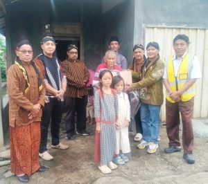 Memperingati Hari Sumpah Pemuda Ke-98 Tahun, Pujakesuma Lambar Baksos Korban Kebakaran Di Bahway