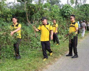 Polres Lampung Barat Gelar Akselerasi Green Policing di Pekon Kembahang